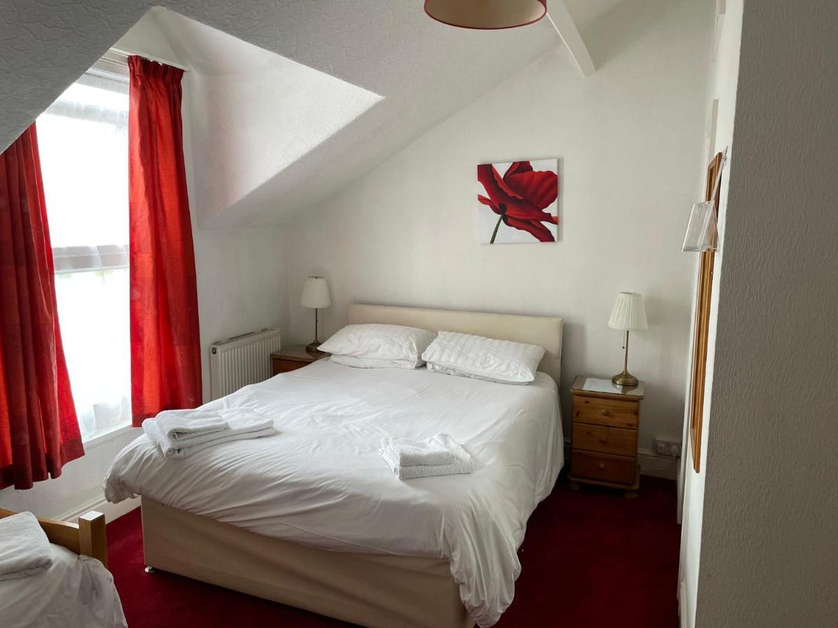 Robyn'S Guest House Скарборо Экстерьер фото