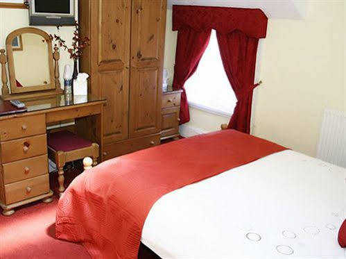 Robyn'S Guest House Скарборо Экстерьер фото