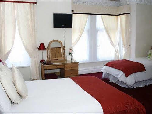 Robyn'S Guest House Скарборо Экстерьер фото