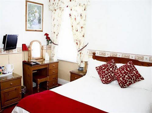 Robyn'S Guest House Скарборо Экстерьер фото